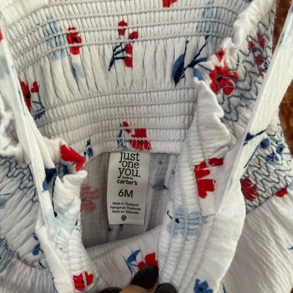 Baby Girl Carter’s Romper Floral Pattern Size- 6 months - Picture 4 of 4